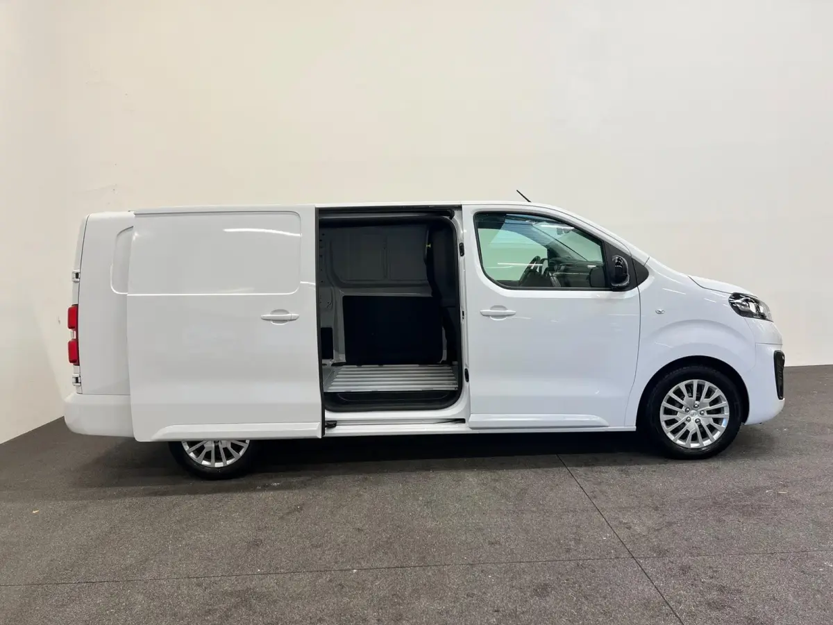 L3H1 Edition 50 kWh Navigatie Apple Carplay Parkeersensoren Cruise Control Airco