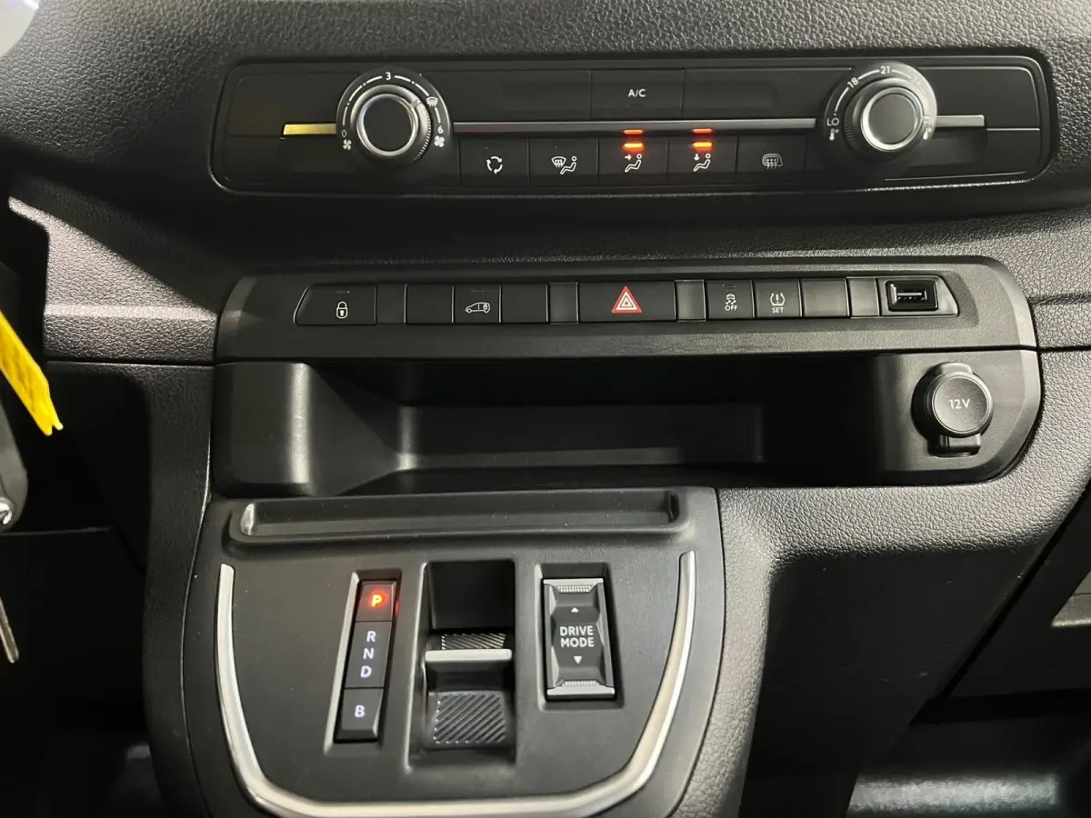 L3H1 Edition 50 kWh Navigatie Apple Carplay Parkeersensoren Cruise Control Airco