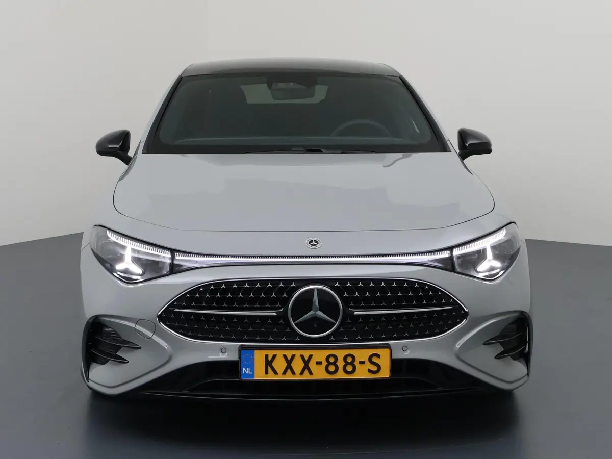 180 Business Solution AMG | Panoramadak | Trekhaak | Memory | Multibeam LED | 19"LM velgen | Parkeercamera |