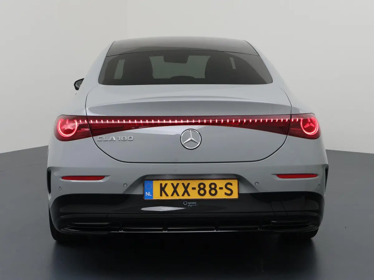 180 Business Solution AMG | Panoramadak | Trekhaak | Memory | Multibeam LED | 19"LM velgen | Parkeercamera |