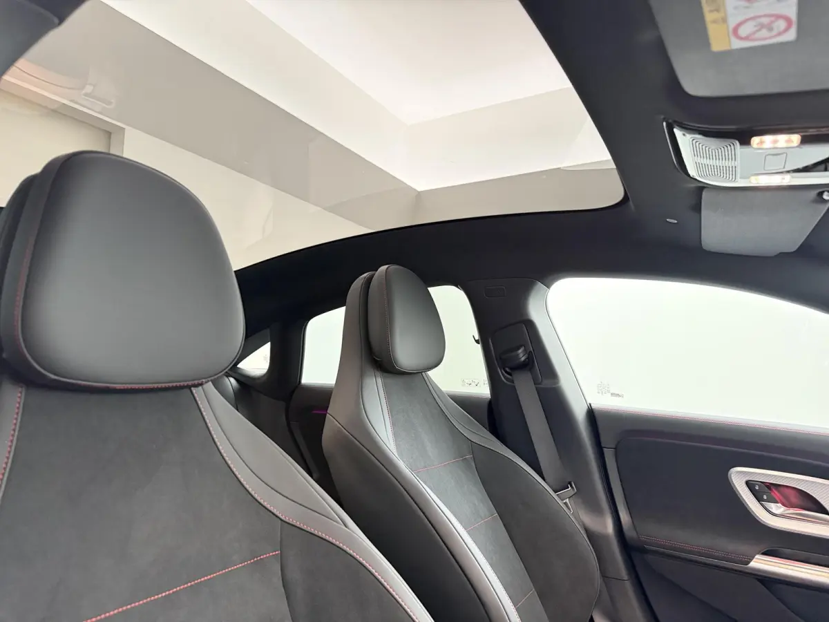 180 Business Solution AMG | Panoramadak | Trekhaak | Memory | Multibeam LED | 19"LM velgen | Parkeercamera |
