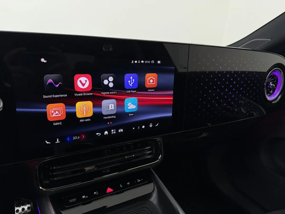 180 Business Solution AMG | Panoramadak | Trekhaak | Memory | Multibeam LED | 19"LM velgen | Parkeercamera |