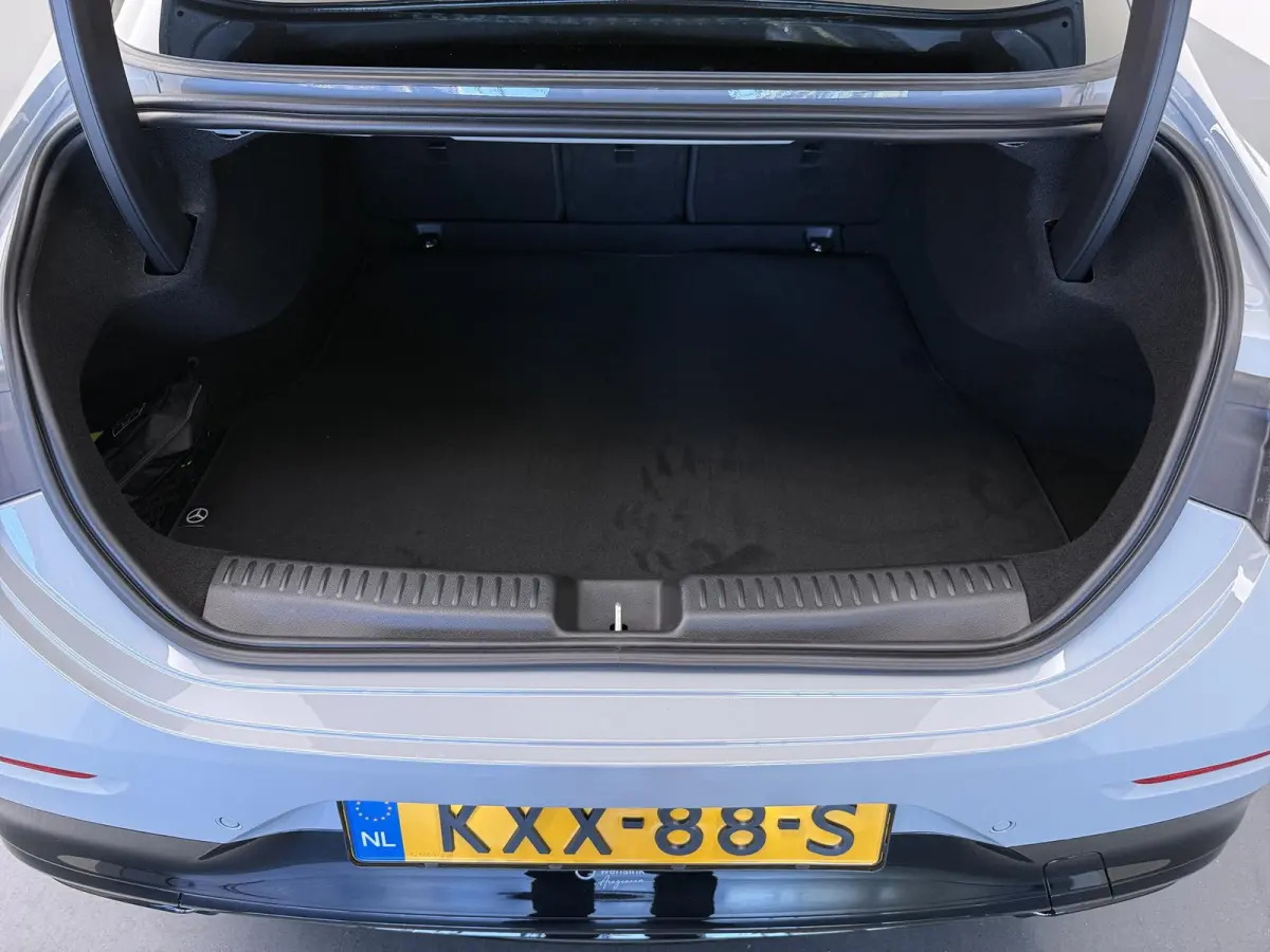 180 Business Solution AMG | Panoramadak | Trekhaak | Memory | Multibeam LED | 19"LM velgen | Parkeercamera |