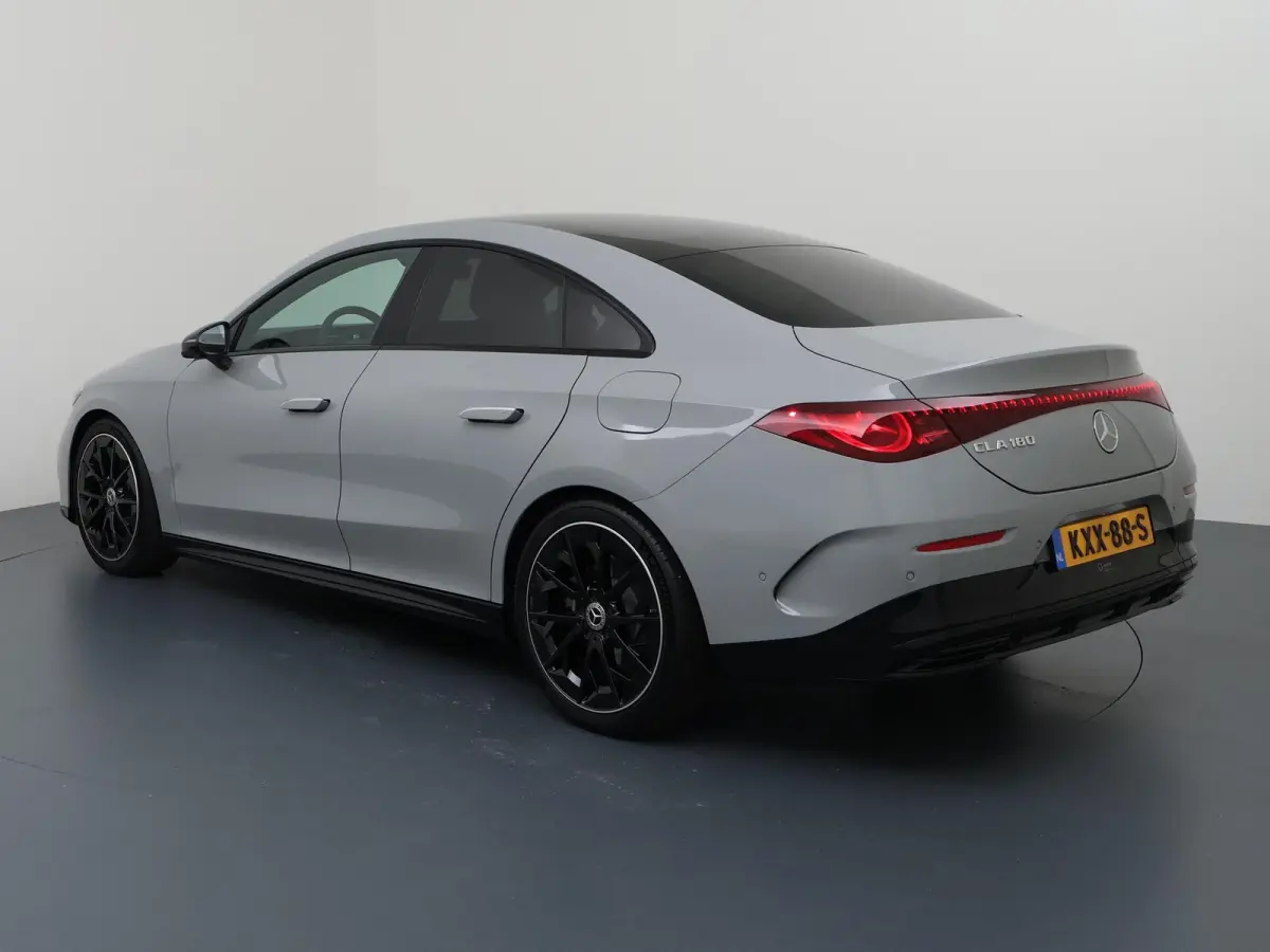 180 Business Solution AMG | Panoramadak | Trekhaak | Memory | Multibeam LED | 19"LM velgen | Parkeercamera |
