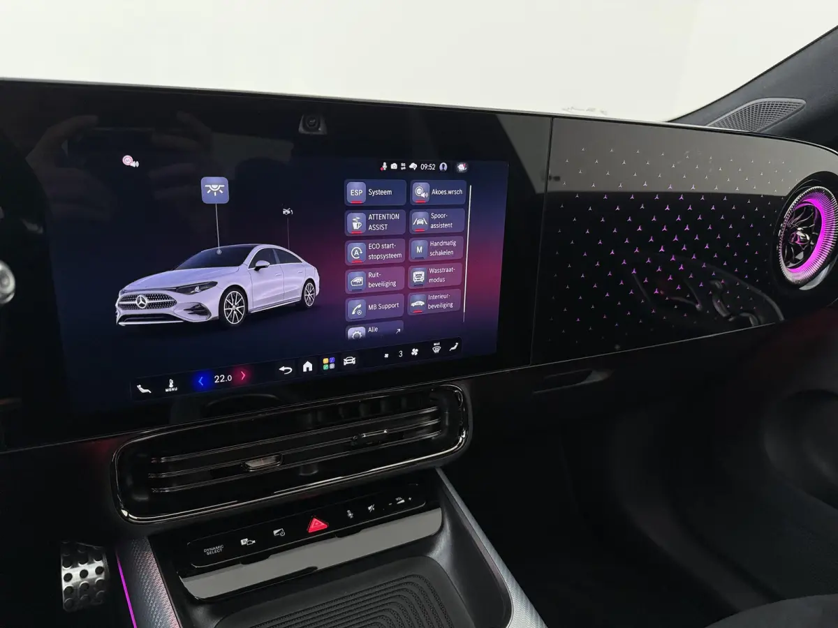 180 Business Solution AMG | Panoramadak | Trekhaak | Memory | Multibeam LED | 19"LM velgen | Parkeercamera |