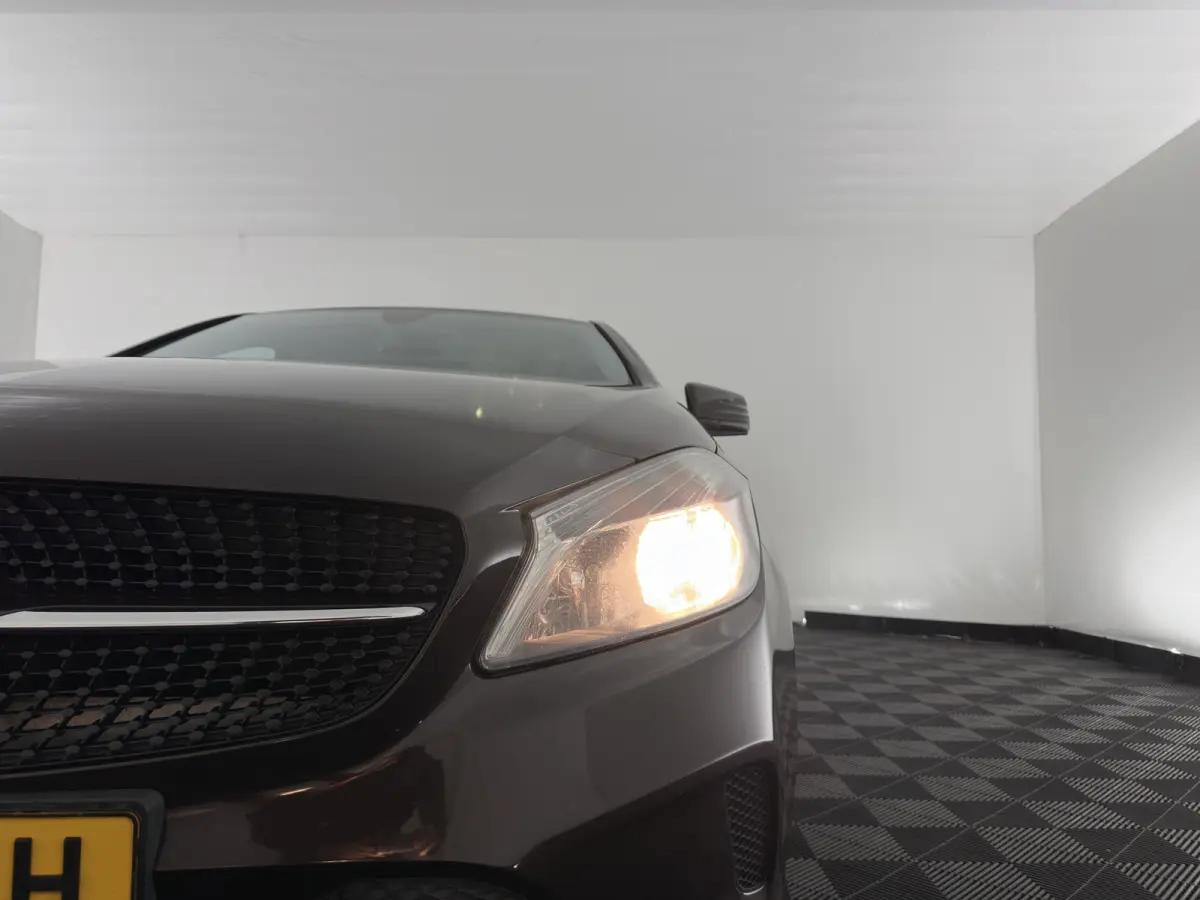 180 d BlueEFFICIENCY Ambition *LEATHER-FABRIC | NAVI-FULLMAP | CAMERA | SPORT-SEATS | AIRCO | CRUISE | 17''ALU*