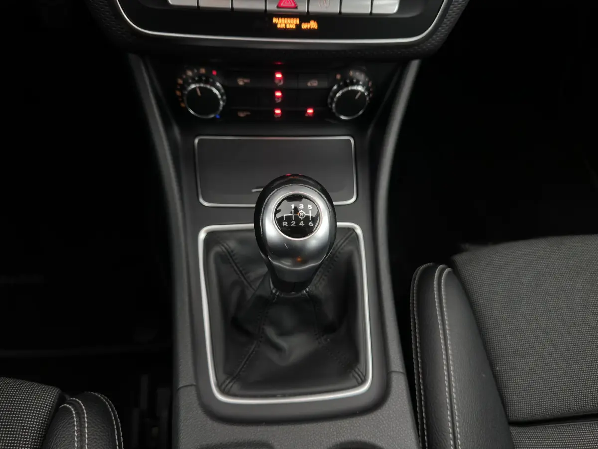 180 d BlueEFFICIENCY Ambition *LEATHER-FABRIC | NAVI-FULLMAP | CAMERA | SPORT-SEATS | AIRCO | CRUISE | 17''ALU*
