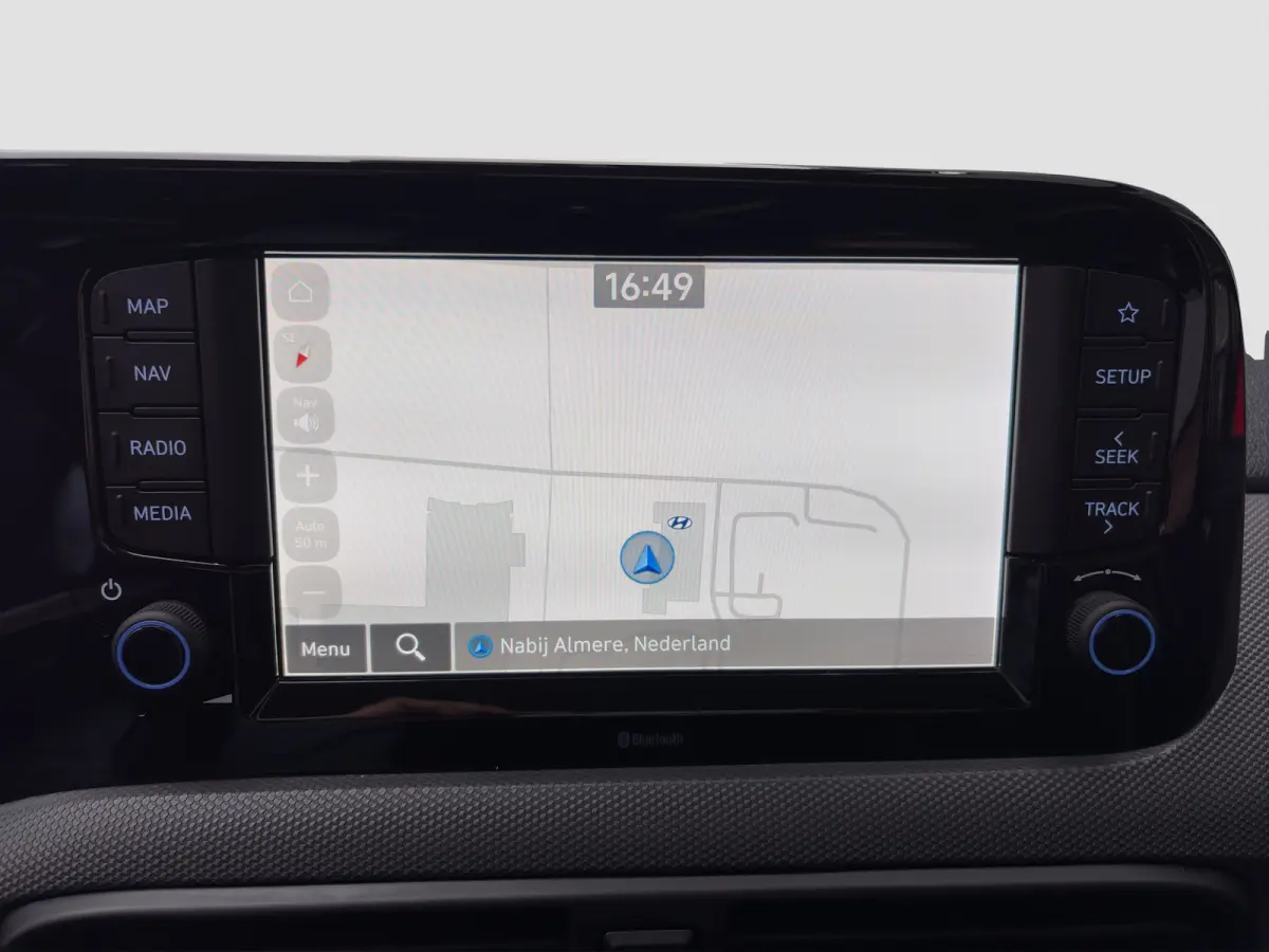 1.0 63pk Automaat Comfort Smart | Carplay | Navigatie | Airco | Camera | Cruise control | Parkeersensoren | Armsteun | Bluetooth