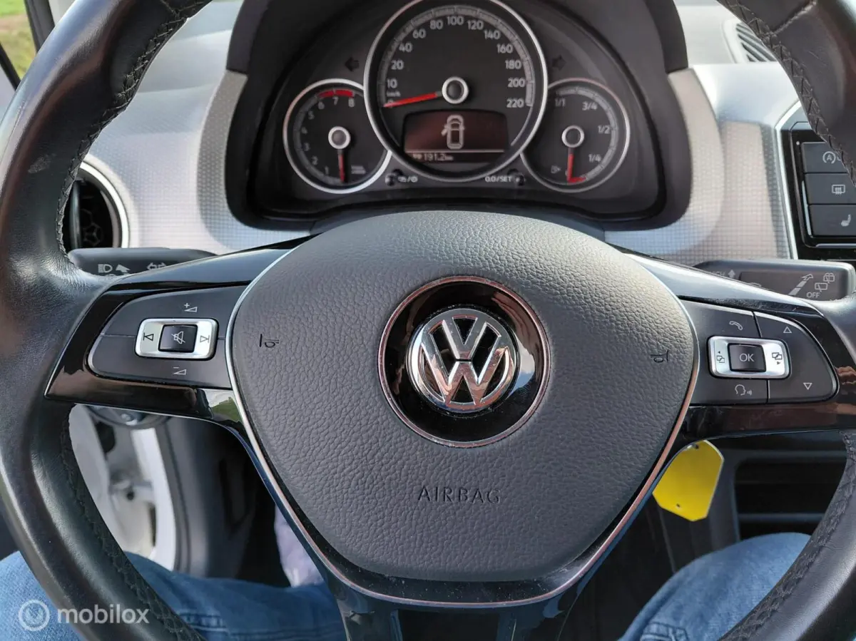 Up! 1.0 R-Line Exterieur en interieur