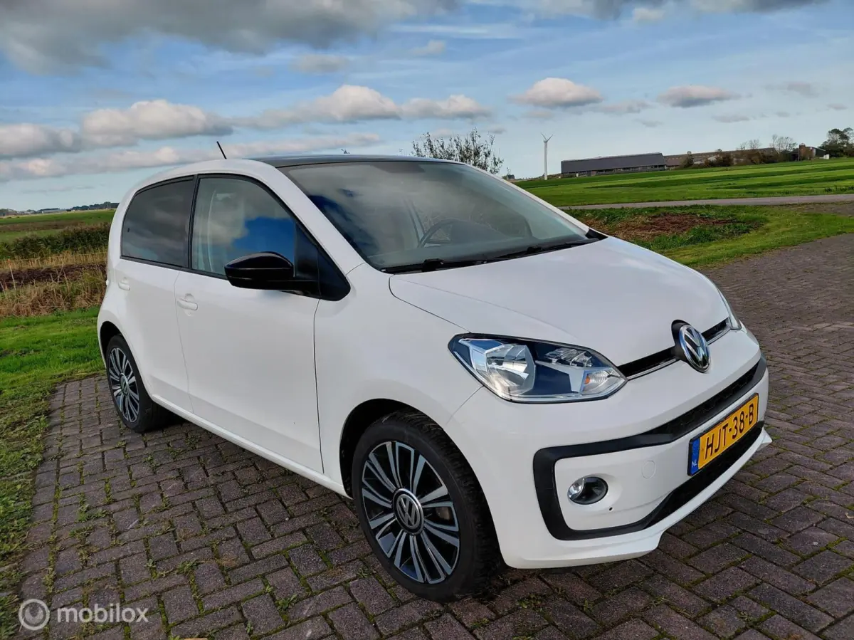 Up! 1.0 R-Line Exterieur en interieur