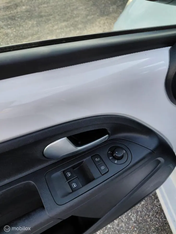 Up! 1.0 R-Line Exterieur en interieur