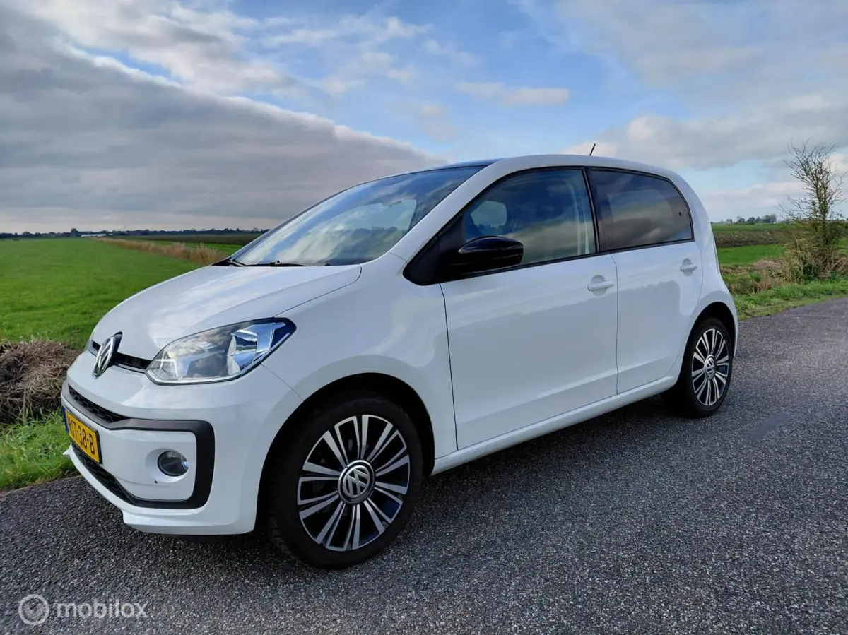 Up! 1.0 R-Line Exterieur en interieur