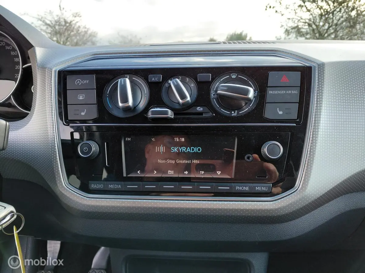 Up! 1.0 R-Line Exterieur en interieur