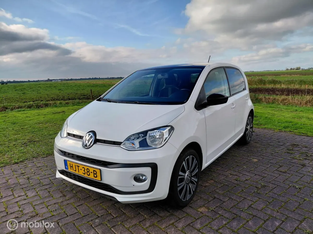 Up! 1.0 R-Line Exterieur en interieur
