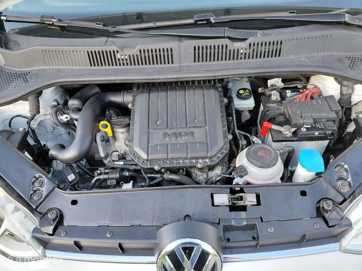 Up! 1.0 R-Line Exterieur en interieur