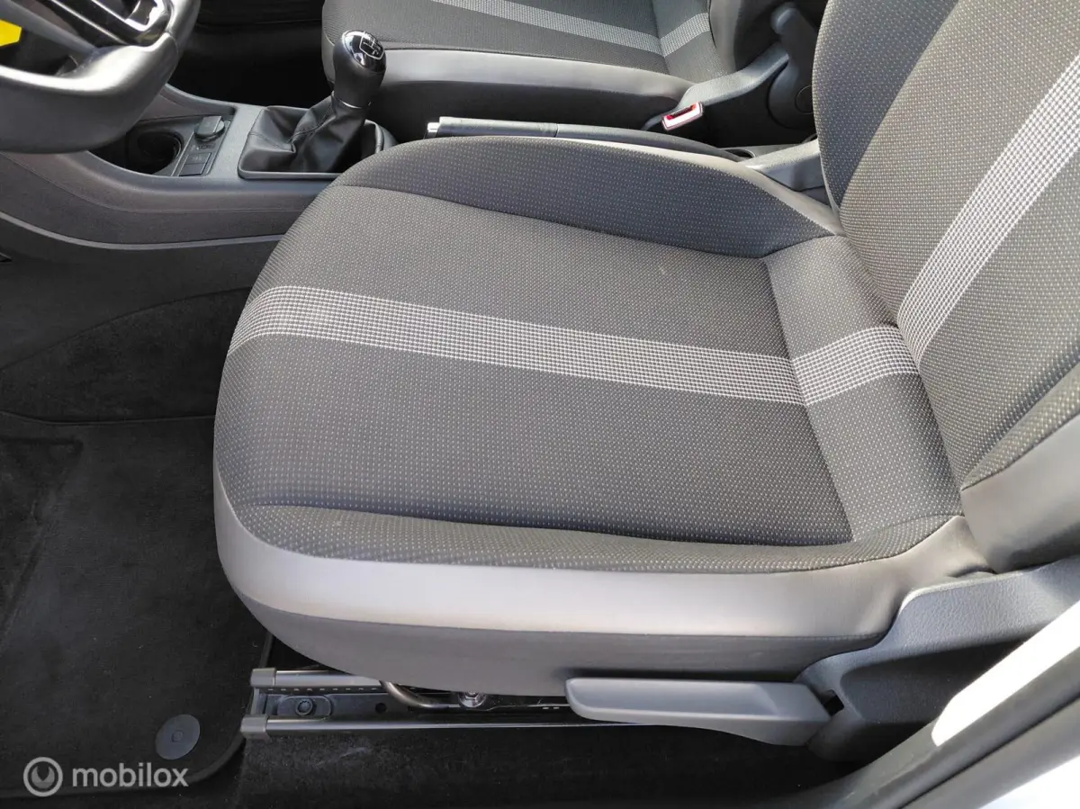 Up! 1.0 R-Line Exterieur en interieur