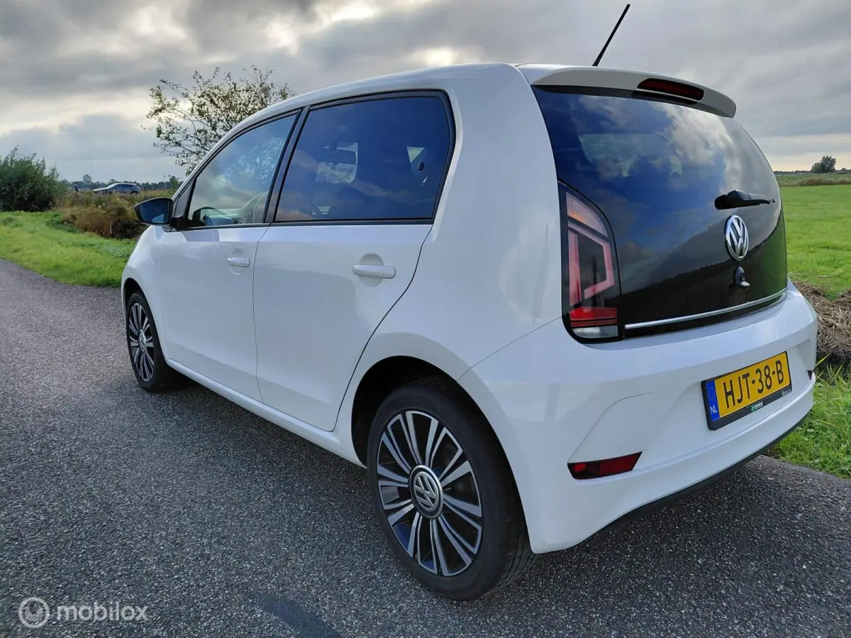 Up! 1.0 R-Line Exterieur en interieur
