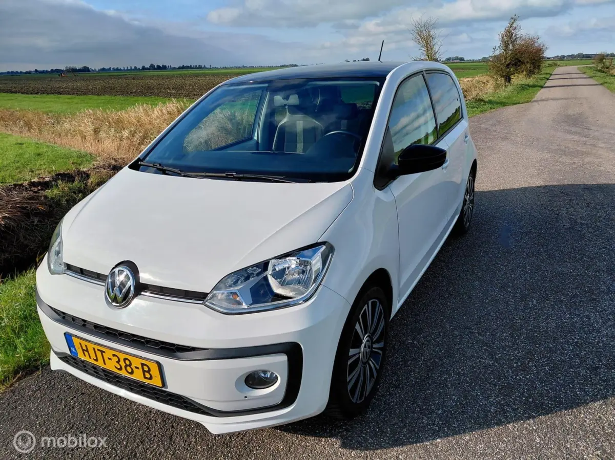 Up! 1.0 R-Line Exterieur en interieur