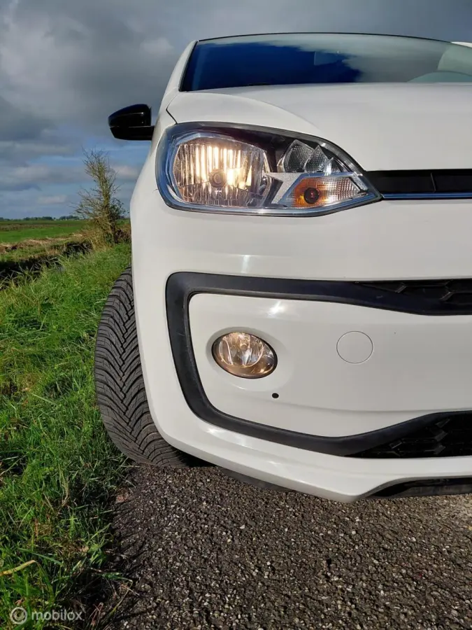 Up! 1.0 R-Line Exterieur en interieur