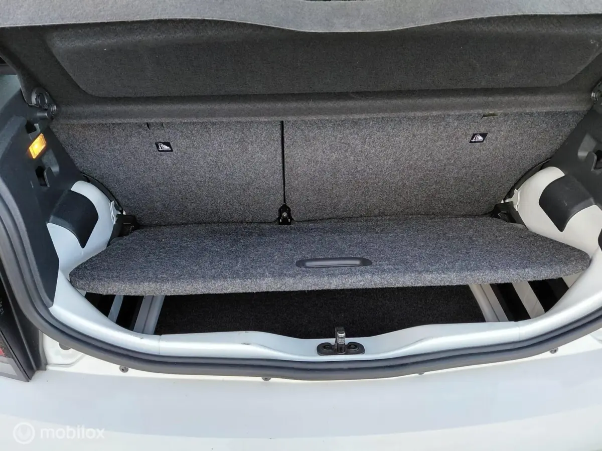 Up! 1.0 R-Line Exterieur en interieur