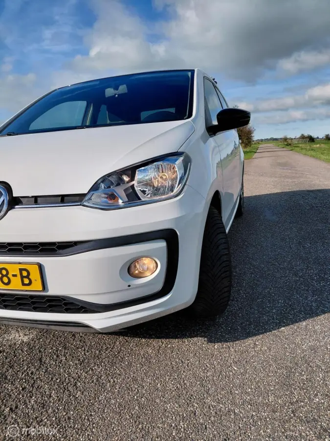 Up! 1.0 R-Line Exterieur en interieur