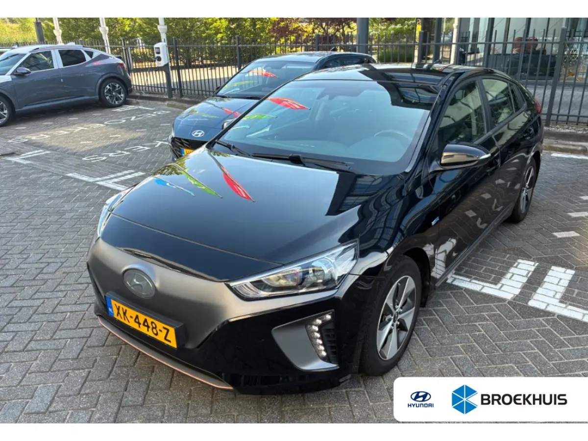 EV 38kWh 120pk Comfort | Carplay | Navigatie | Camera | Adaptive Cruisecontrol | Velgen | Parkeersensoren | DAB | Bluetooth | Climate control