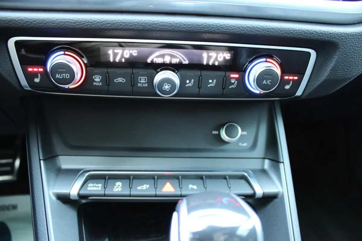 45 TFSI e S EDITION | S- LINE | PANO | CAMERA | LED-MATRIX | TREKHAAK | 20" | SFEERVERLICHTING | AUDI BLACK OPTIK