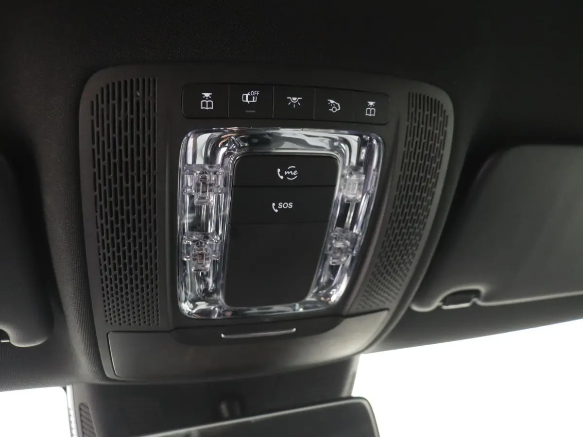 180 Business Solution AMG / Carplay / 18"/ Achteruitrijcamera/ Parktronic/ High-performance LED