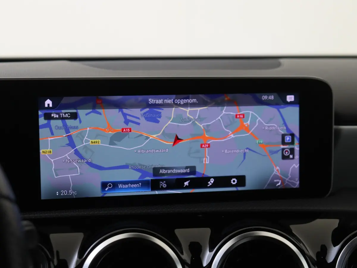 180 Business Solution AMG / Carplay / 18"/ Achteruitrijcamera/ Parktronic/ High-performance LED