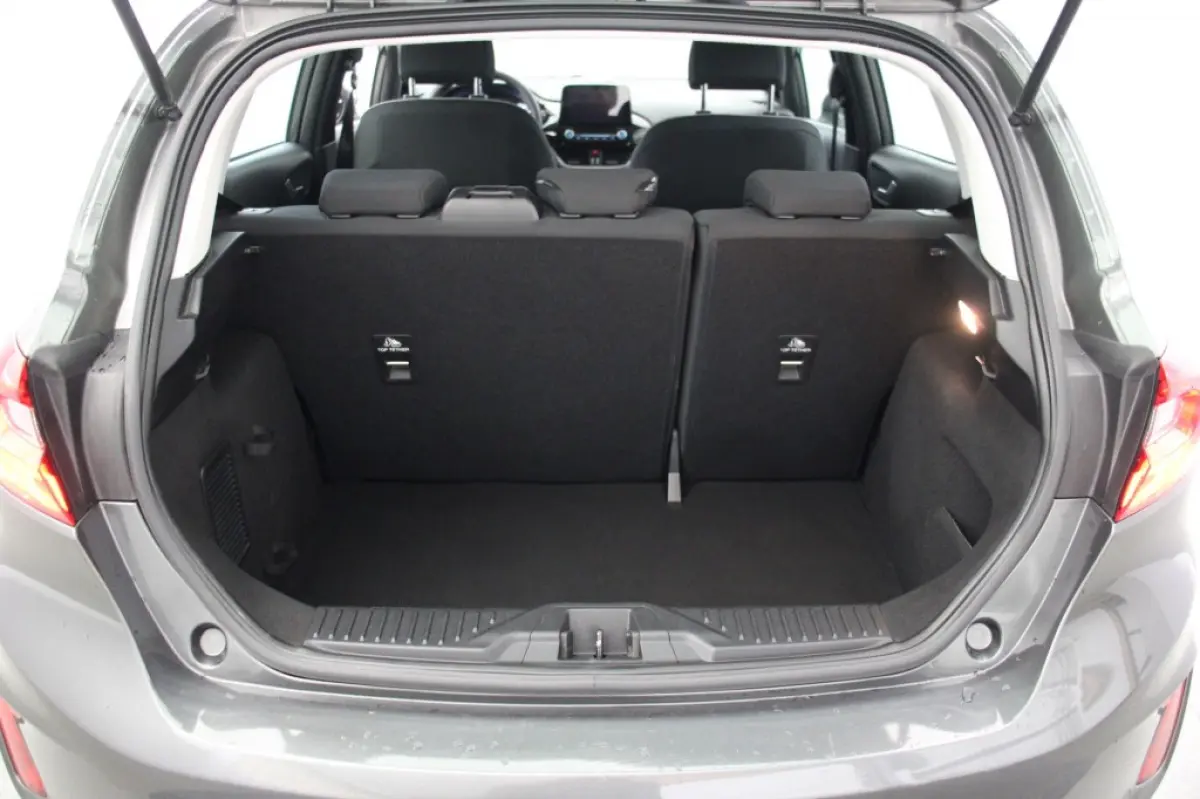 1.1 Edition - Carplay, Navi, Cruise, Lichtmetalen Velgen