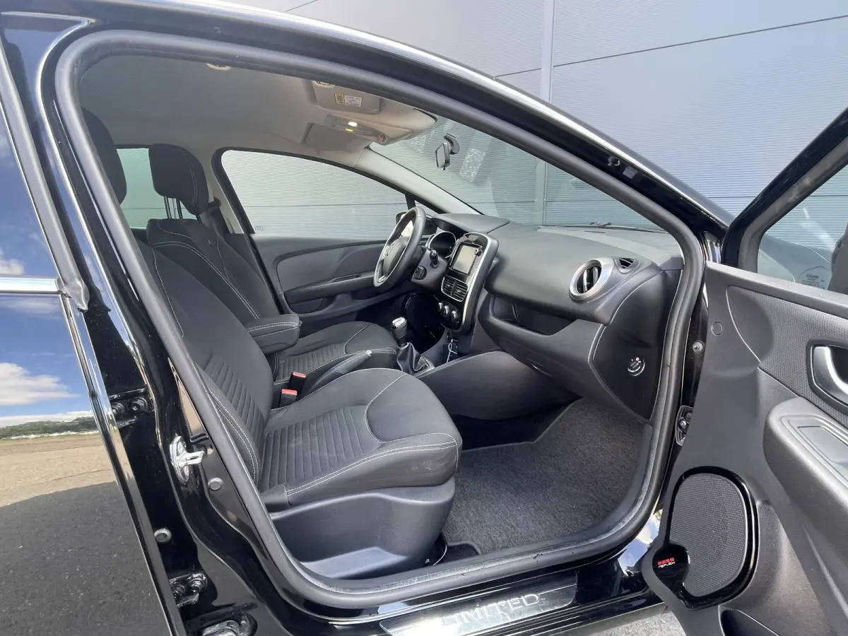 0.9 TCe Limited | Navigatie | Bluetooth | Trekhaak | Cruise control | Parkeersensor achter