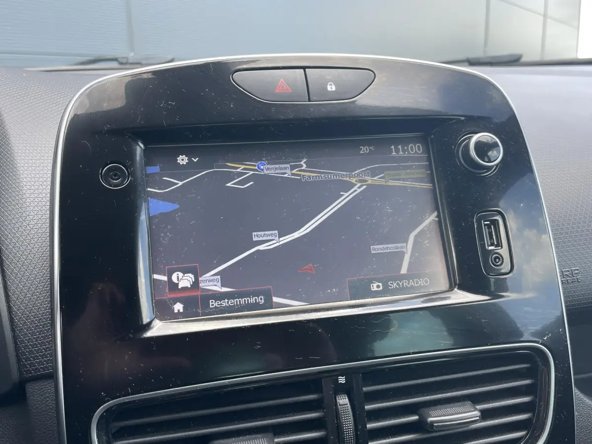 0.9 TCe Limited | Navigatie | Bluetooth | Trekhaak | Cruise control | Parkeersensor achter