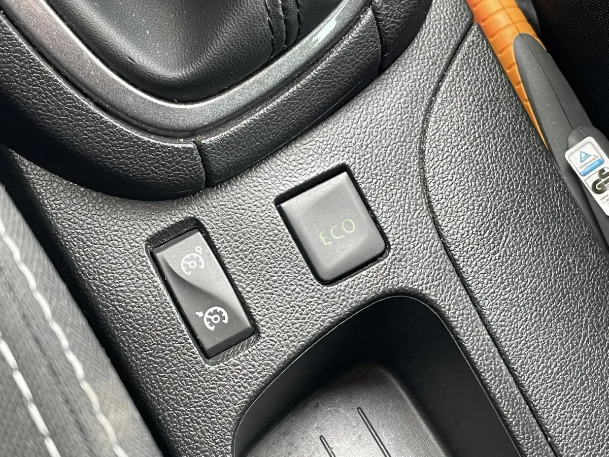 0.9 TCe Limited | Navigatie | Bluetooth | Trekhaak | Cruise control | Parkeersensor achter