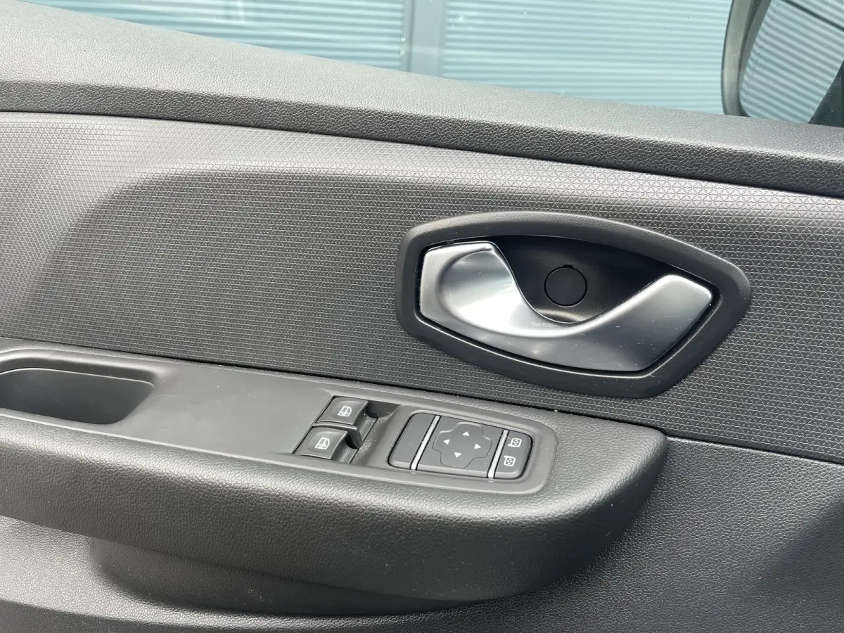 0.9 TCe Limited | Navigatie | Bluetooth | Trekhaak | Cruise control | Parkeersensor achter