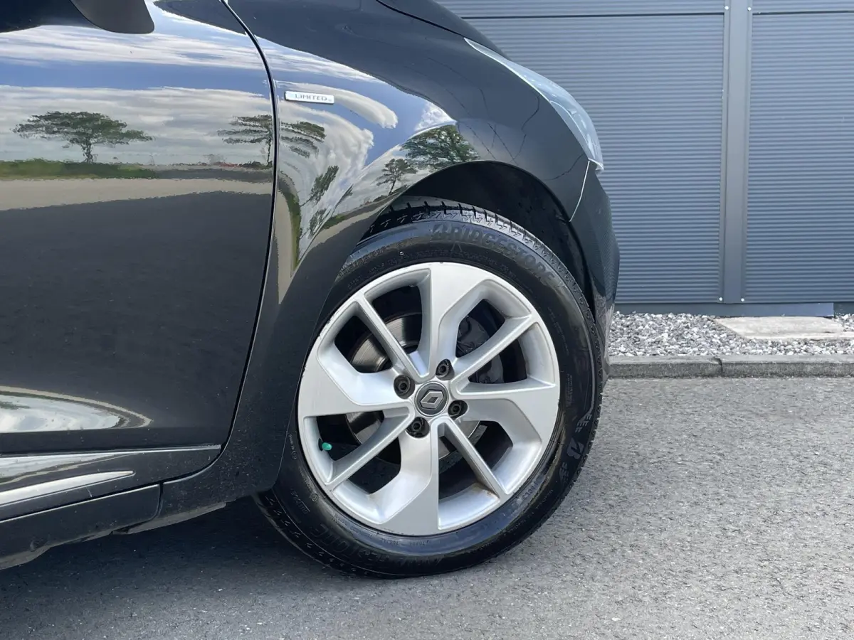 0.9 TCe Limited | Navigatie | Bluetooth | Trekhaak | Cruise control | Parkeersensor achter