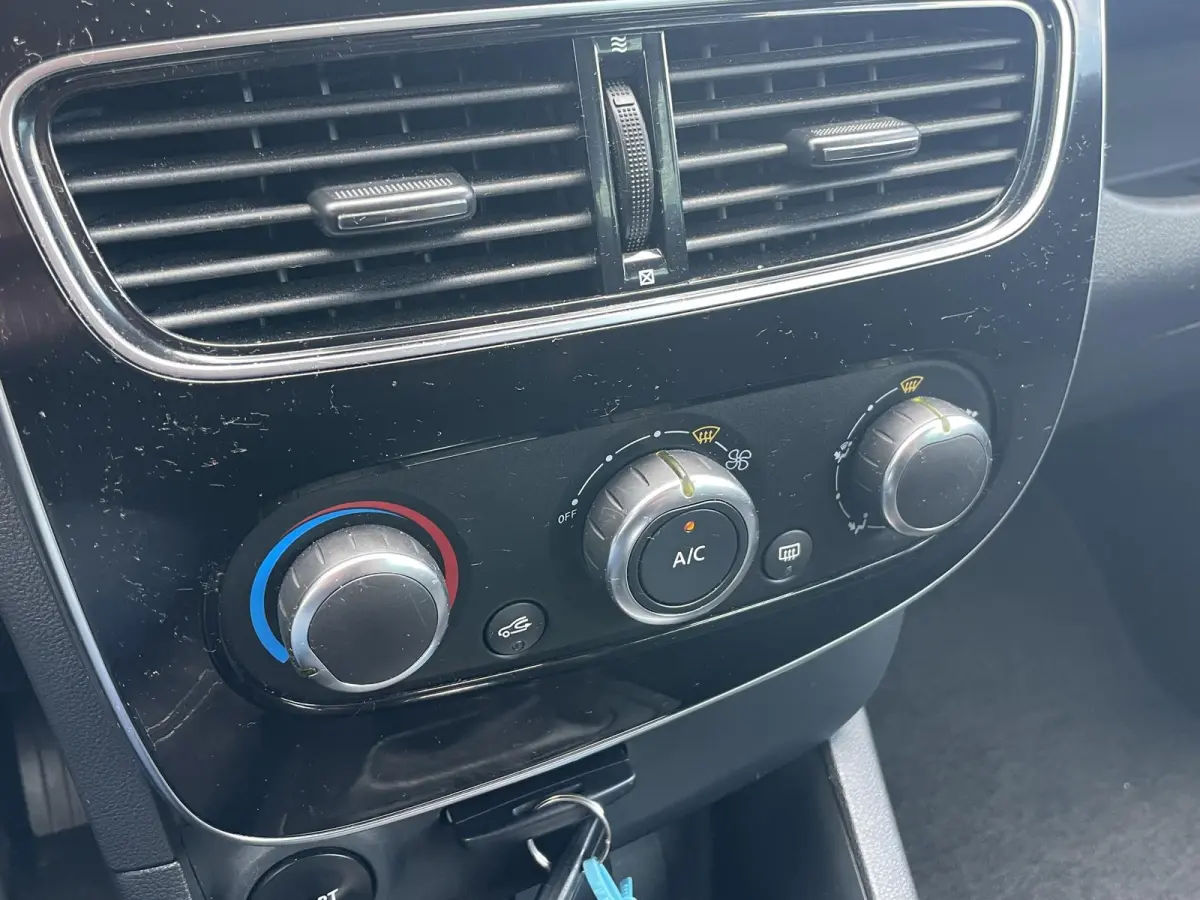 0.9 TCe Limited | Navigatie | Bluetooth | Trekhaak | Cruise control | Parkeersensor achter