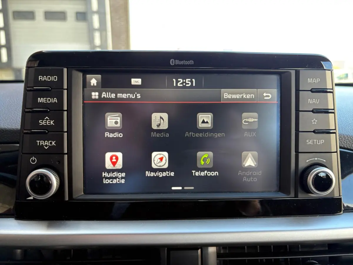1.0 CVVT First Edition | Navigatie | Cruise control | Camera | Apple Carplay / Android Auto | Elektrische ramen voor en achter | Lichtmetalen Velgen |