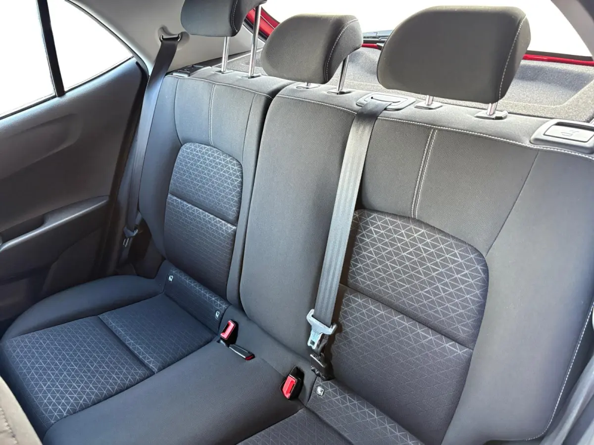 1.0 CVVT First Edition | Navigatie | Cruise control | Camera | Apple Carplay / Android Auto | Elektrische ramen voor en achter | Lichtmetalen Velgen |