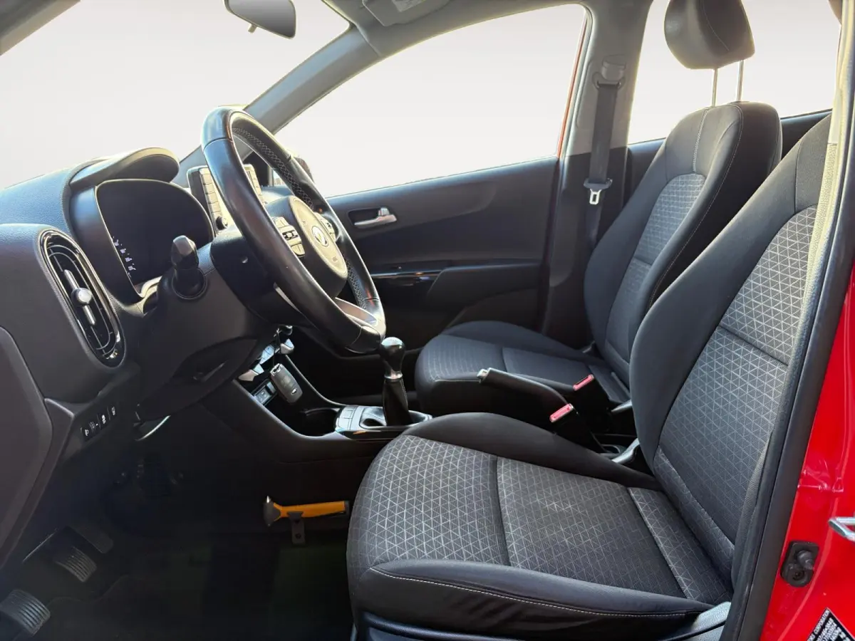 1.0 CVVT First Edition | Navigatie | Cruise control | Camera | Apple Carplay / Android Auto | Elektrische ramen voor en achter | Lichtmetalen Velgen |