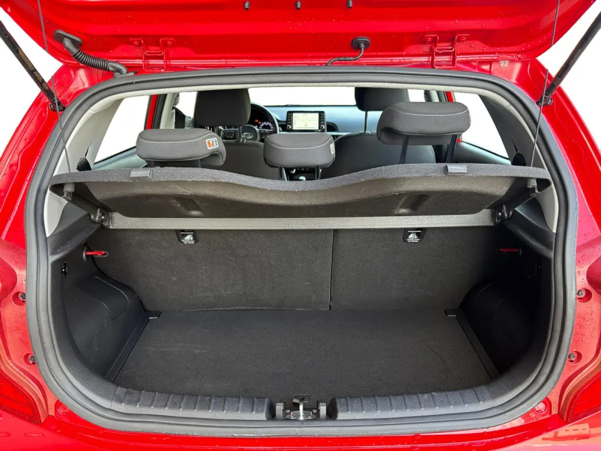 1.0 CVVT First Edition | Navigatie | Cruise control | Camera | Apple Carplay / Android Auto | Elektrische ramen voor en achter | Lichtmetalen Velgen |