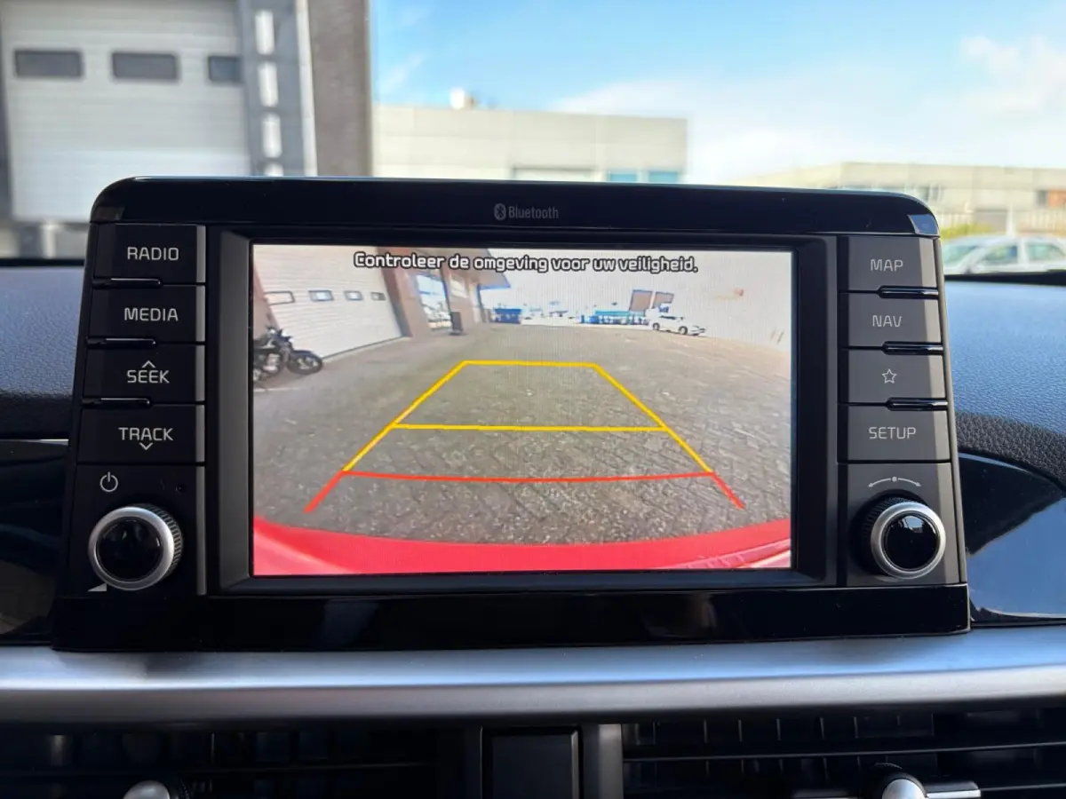 1.0 CVVT First Edition | Navigatie | Cruise control | Camera | Apple Carplay / Android Auto | Elektrische ramen voor en achter | Lichtmetalen Velgen |