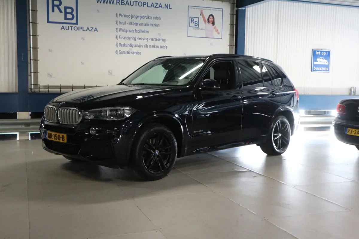 XDrive40e High Executive 12 MAANDEN GARANTIE/ TREKHAAK/ CARPLAY