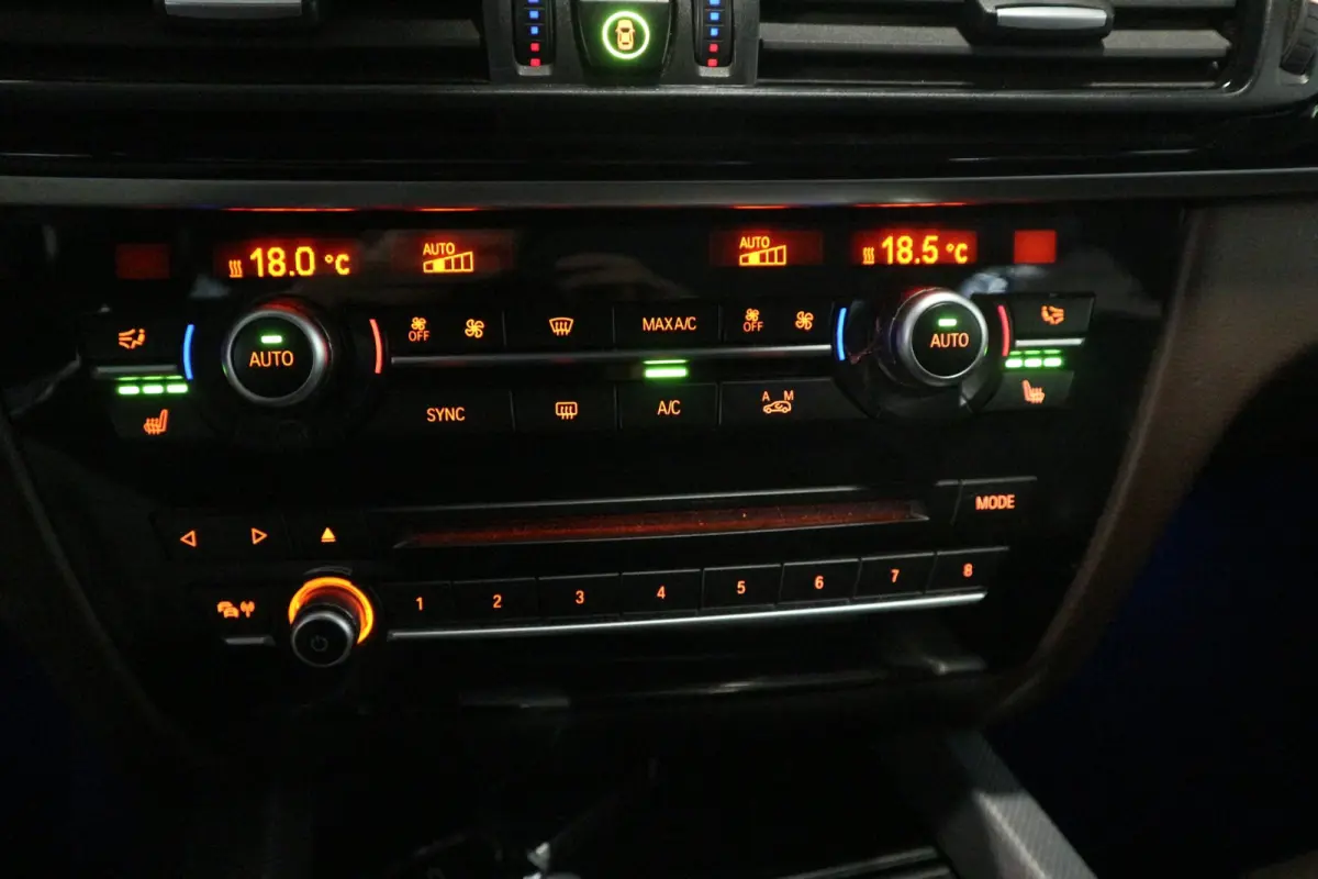 XDrive40e High Executive 12 MAANDEN GARANTIE/ TREKHAAK/ CARPLAY
