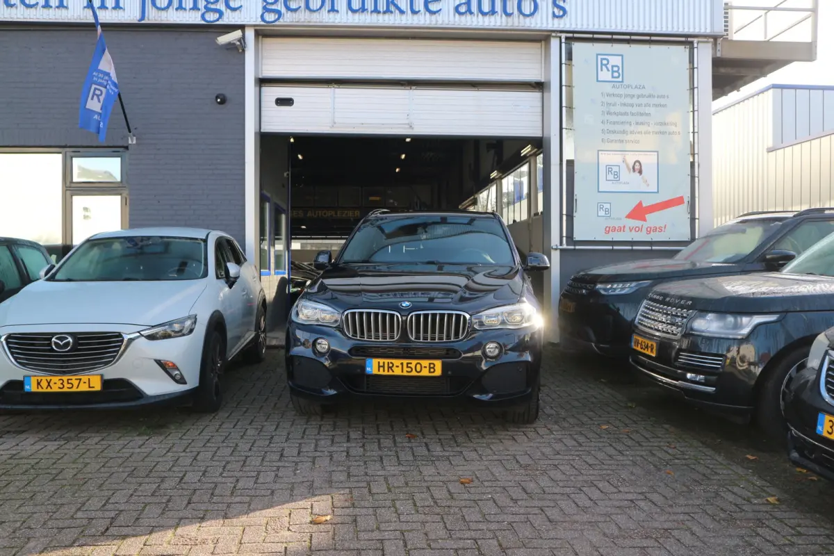 XDrive40e High Executive 12 MAANDEN GARANTIE/ TREKHAAK/ CARPLAY