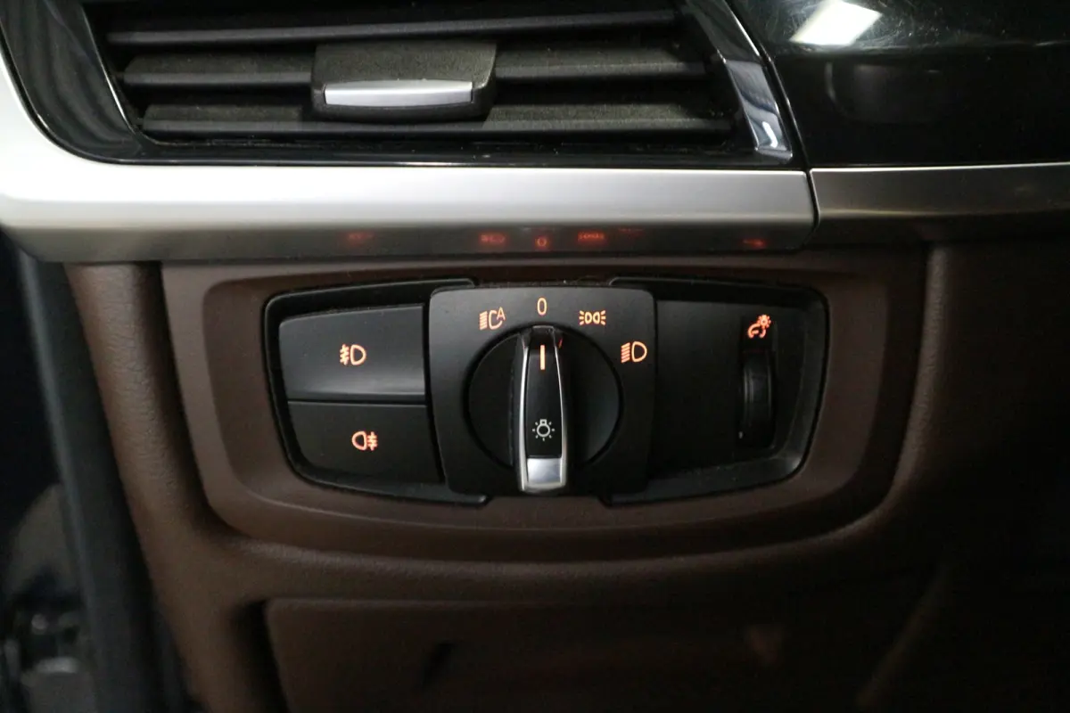 XDrive40e High Executive 12 MAANDEN GARANTIE/ TREKHAAK/ CARPLAY