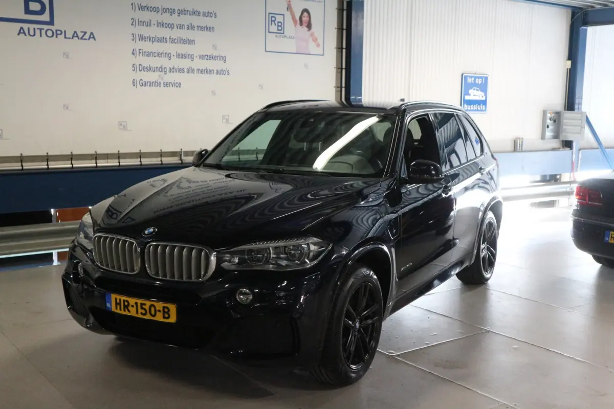 XDrive40e High Executive 12 MAANDEN GARANTIE/ TREKHAAK/ CARPLAY