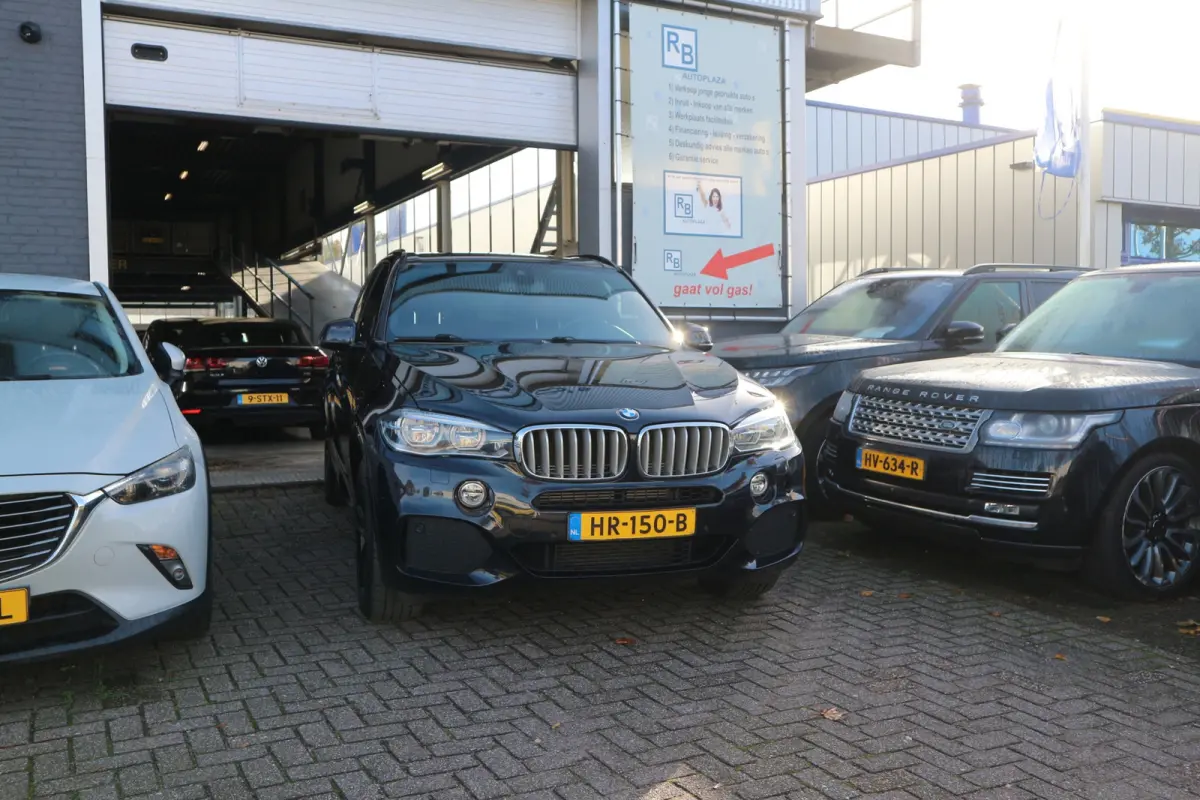 XDrive40e High Executive 12 MAANDEN GARANTIE/ TREKHAAK/ CARPLAY