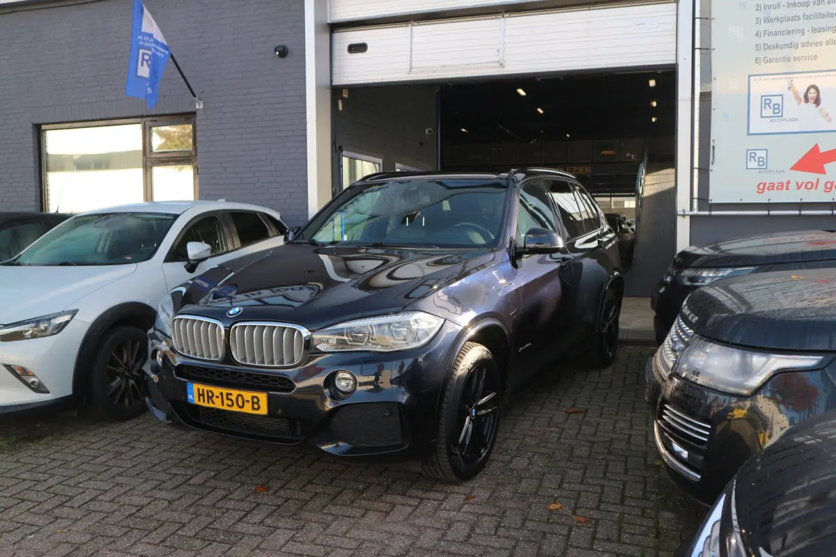 XDrive40e High Executive 12 MAANDEN GARANTIE/ TREKHAAK/ CARPLAY