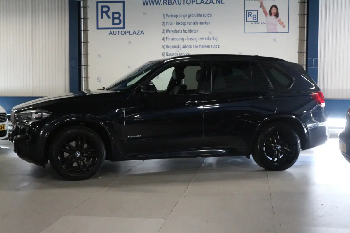 XDrive40e High Executive 12 MAANDEN GARANTIE/ TREKHAAK/ CARPLAY