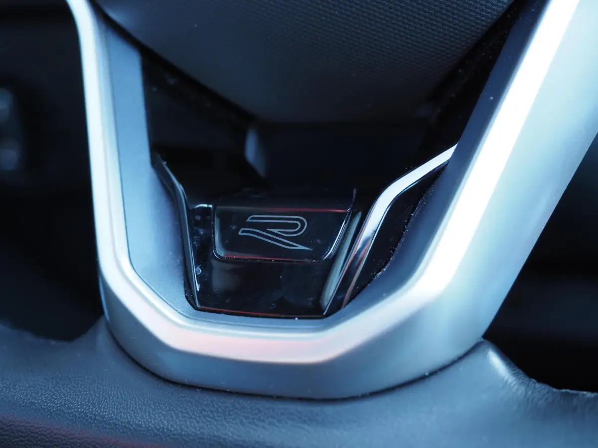 1.4 TSI eHybrid R-Line 245PK | Leder | 360 | Pano | Keyless | Memory | Stoel & Stuurwielverwarming | Trekhaak | Adaptive | Digital Dash | Lane Assist | Matrix IQ Led | Carplay | Navi | Ambie